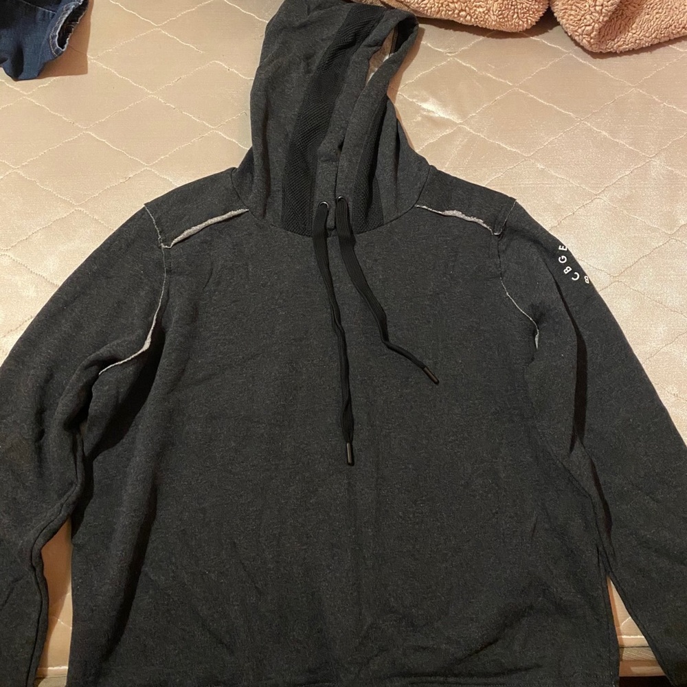 New Women’s sweatshirt with hoodie. Can feel L-XL